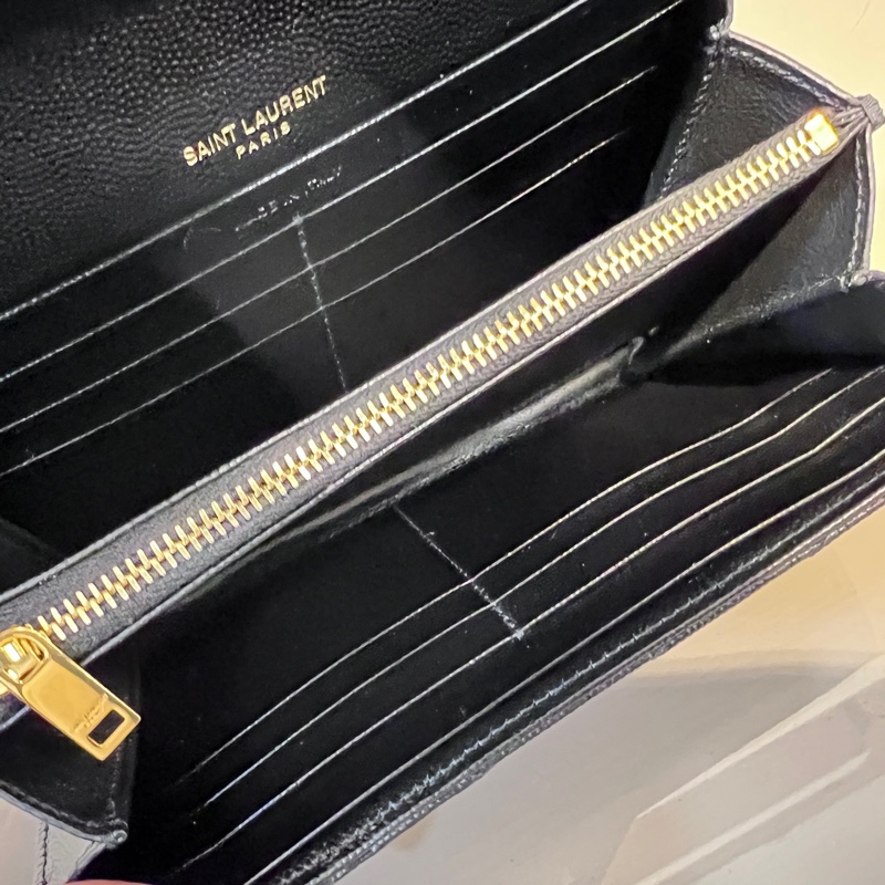 YSL 黑荔枝牛皮山型紋金釦信封下蓋12卡長夾-12