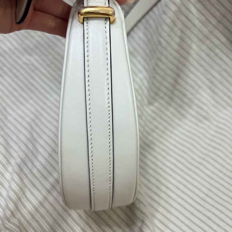 Prada Arqué 皮革肩背袋白色 小號 原價9無多-14