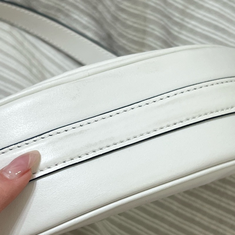 Prada Arqué 皮革肩背袋白色 小號 原價9無多-16