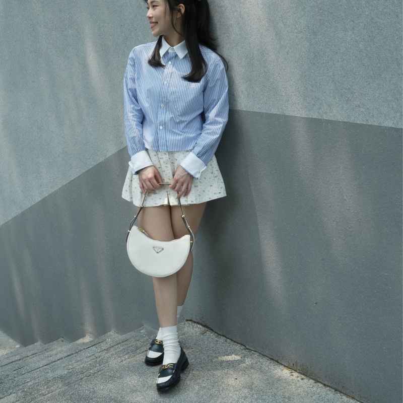 Prada Arqué 皮革肩背袋白色 小號 原價9無多-23