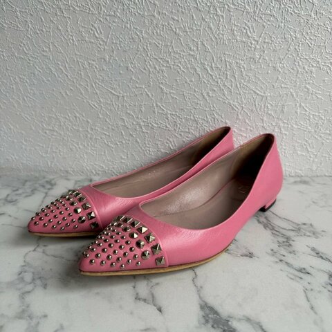 ✨狀況超好 Gucci 粉色卯釘低跟低跟休閒鞋(34.5喔)