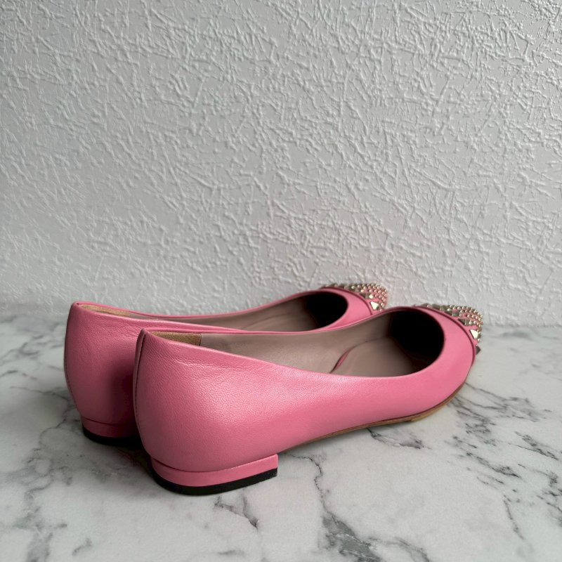 ✨狀況超好 Gucci 粉色卯釘低跟低跟休閒鞋(34.5喔)-1