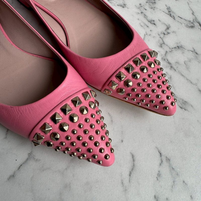 ✨狀況超好 Gucci 粉色卯釘低跟低跟休閒鞋(34.5喔)-4