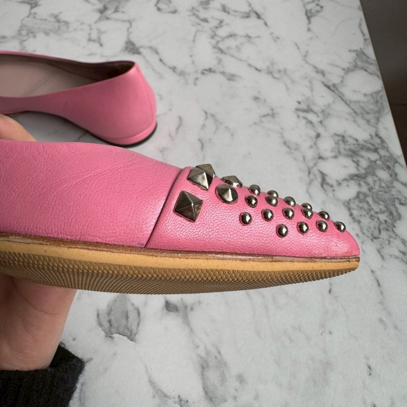 ✨狀況超好 Gucci 粉色卯釘低跟低跟休閒鞋(34.5喔)-14