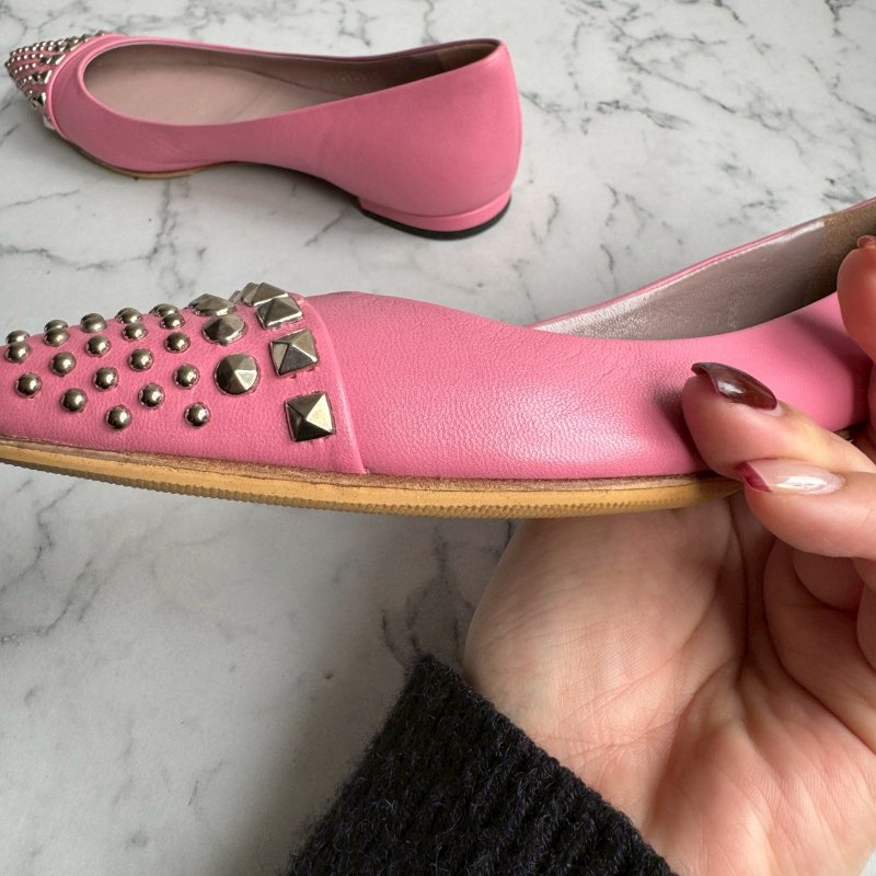 ✨狀況超好 Gucci 粉色卯釘低跟低跟休閒鞋(34.5喔)-16