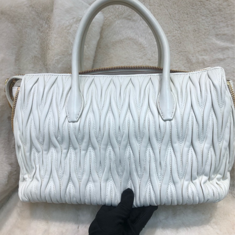 MIU MIU 白色皺摺皮 2Way XC248-1