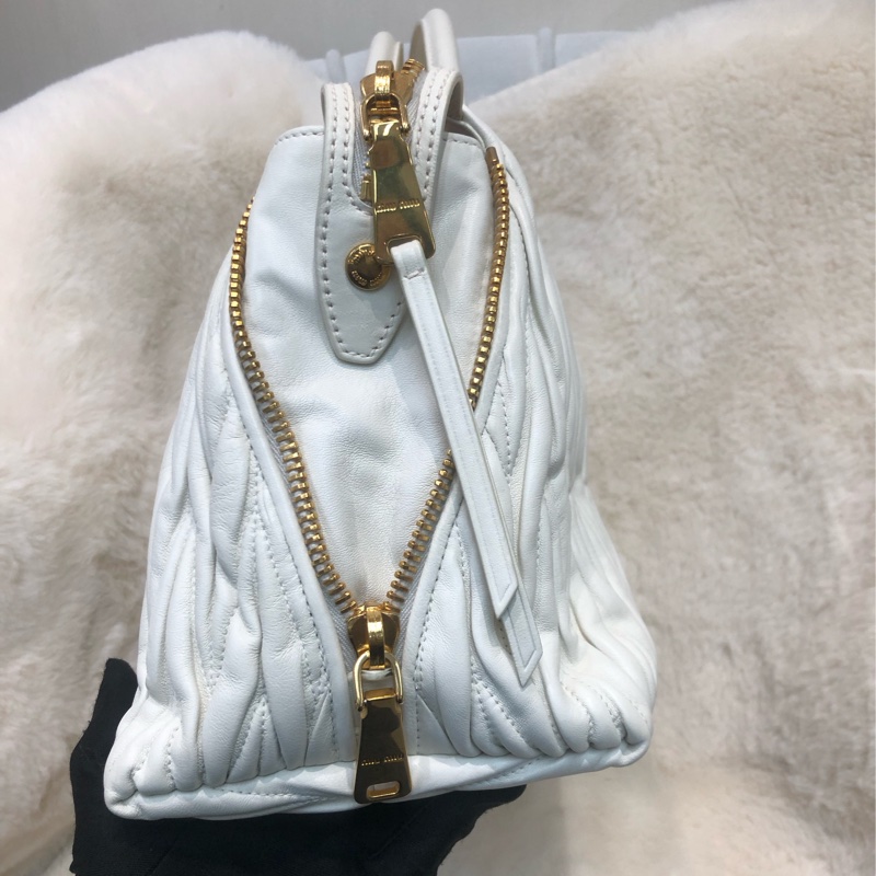 MIU MIU 白色皺摺皮 2Way XC248-3
