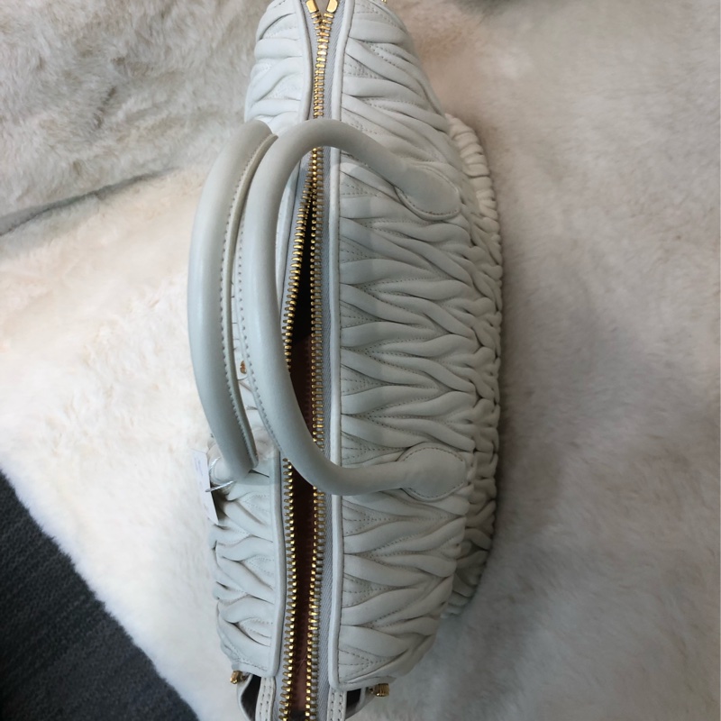 MIU MIU 白色皺摺皮 2Way XC248-5