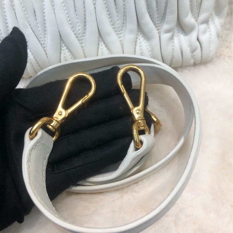 MIU MIU 白色皺摺皮 2Way XC248-6