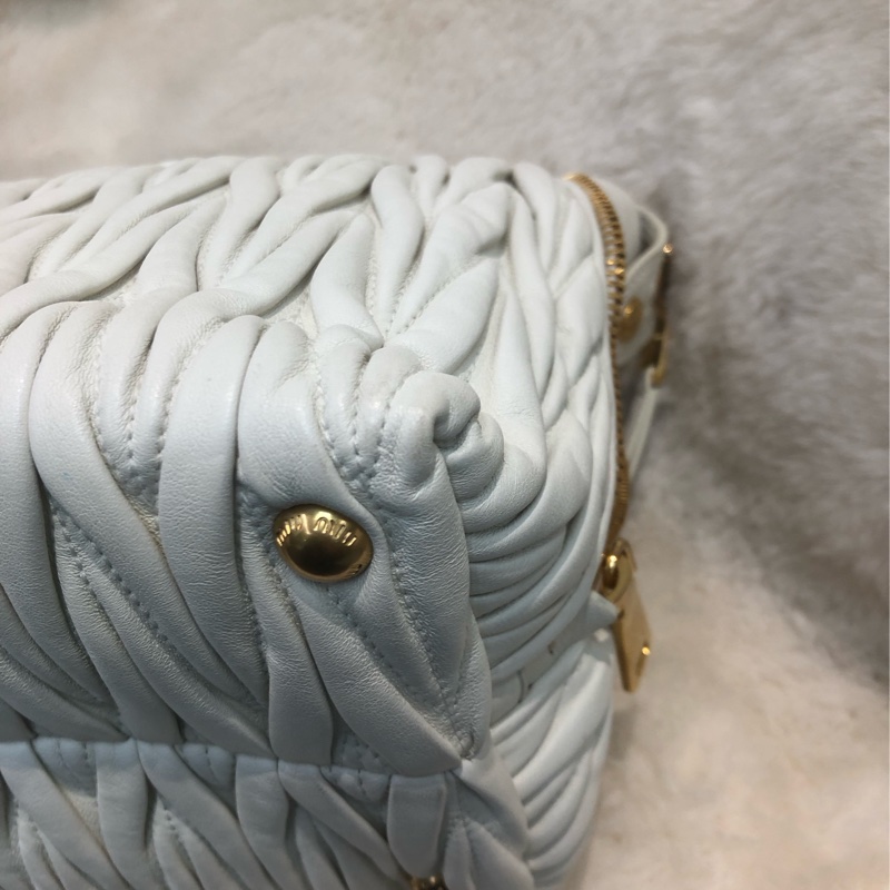 MIU MIU 白色皺摺皮 2Way XC248-9