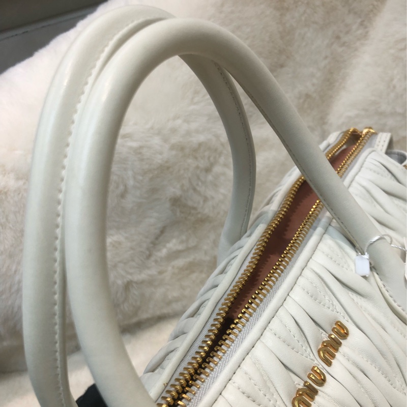 MIU MIU 白色皺摺皮 2Way XC248-17