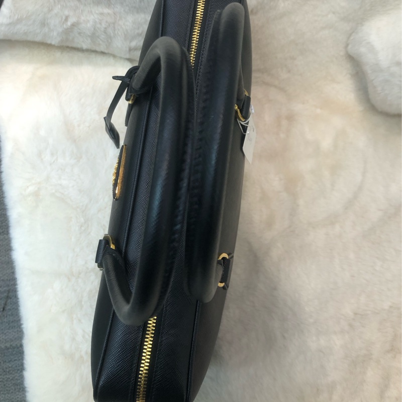 Prada 普拉達黑色十字紋皮肩背包 公事包 XC249-5