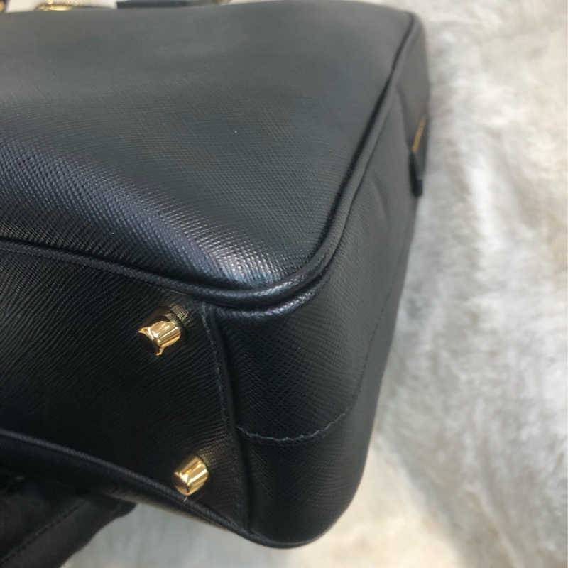 Prada 普拉達黑色十字紋皮肩背包 公事包 XC249-13