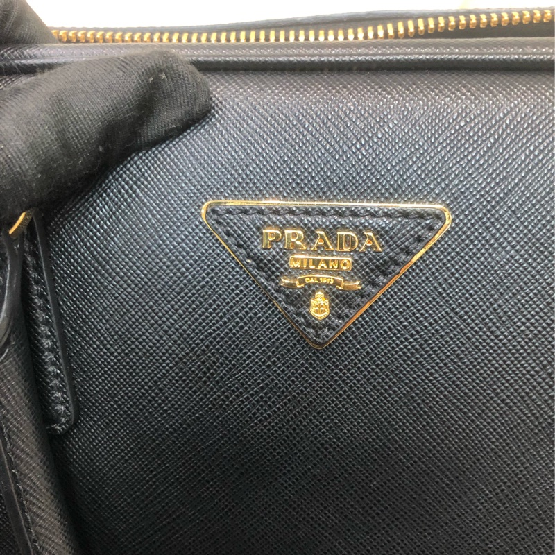 Prada 普拉達黑色十字紋皮肩背包 公事包 XC249-18