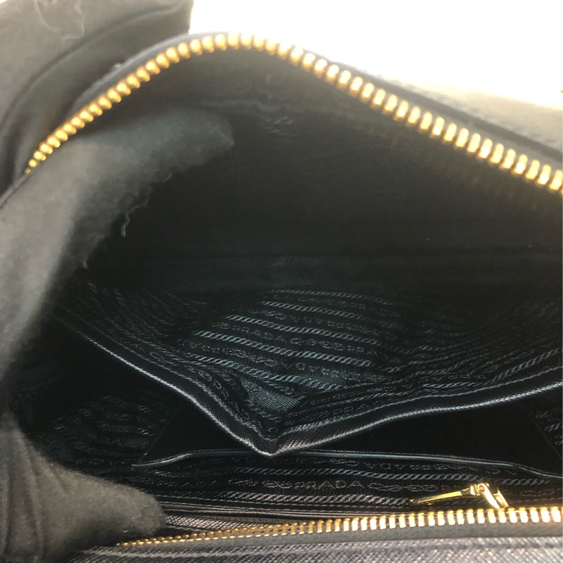 Prada 普拉達黑色十字紋皮肩背包 公事包 XC249-20