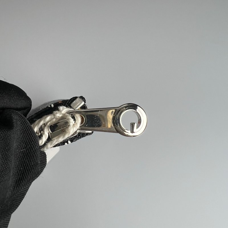 全新品 GOYARD 焦糖色滿版老花ㄇ字拉鍊零錢包-6