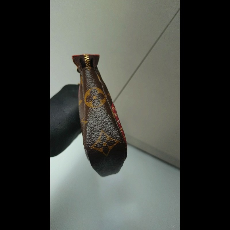 LV 老花限定行李箱圖騰15公分金鍊小包-8