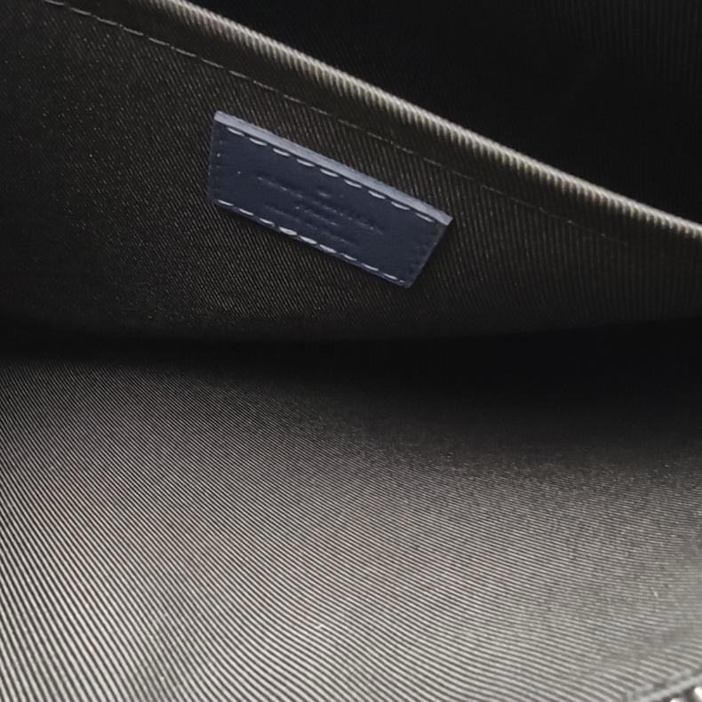 LOUIS VUITTON PochetteTogo手拿包藍色牛皮晶片-5