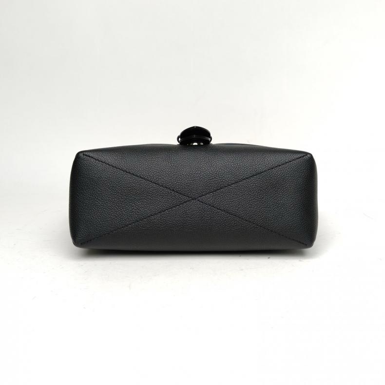 LOUIS VUITTON 黑色PVC晶片Saumur郵差包肩背包-3