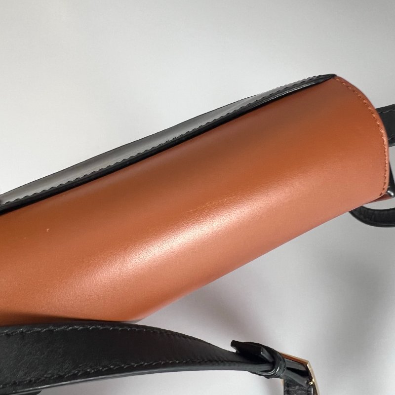 LOEWE 062101 咖黑皮革馬鞍包-5