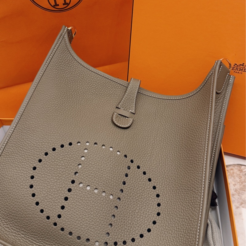 Evelyne III 29🤎大象灰金釦K刻-2