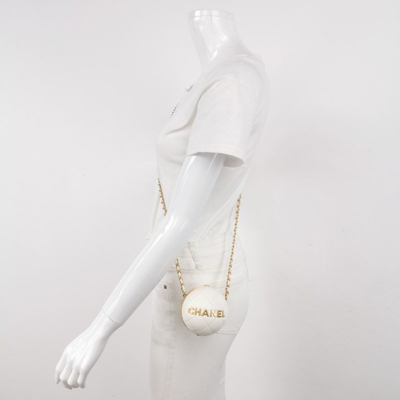 Chanel羊皮純色菱格絎縫字母Logo斜挎包單肩包 9.8新-1