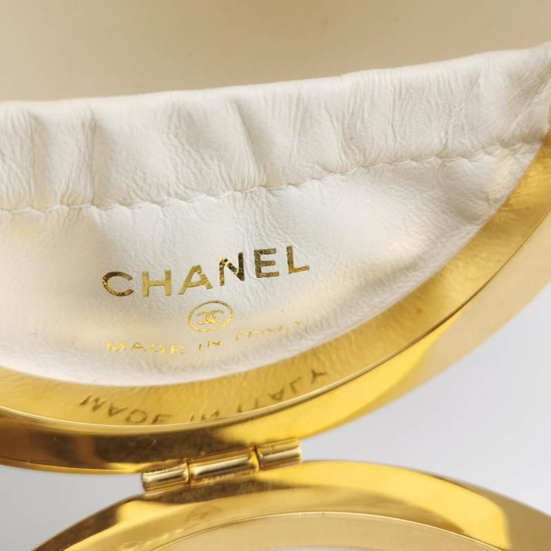 Chanel羊皮純色菱格絎縫字母Logo斜挎包單肩包 9.8新-7