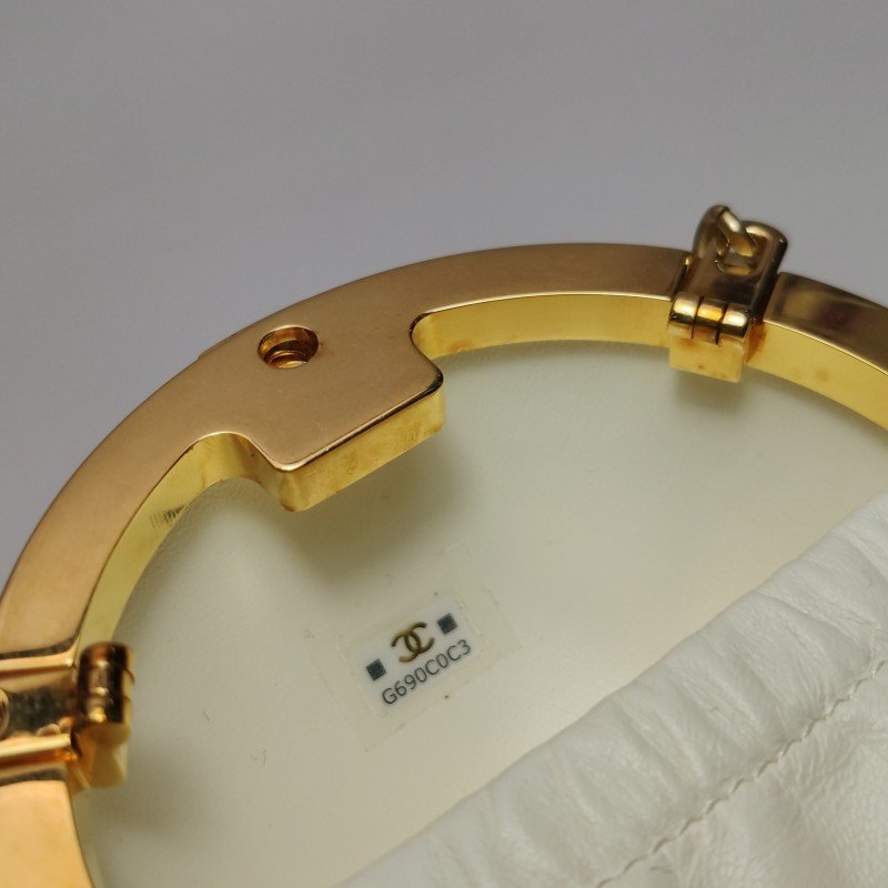 Chanel羊皮純色菱格絎縫字母Logo斜挎包單肩包 9.8新-12