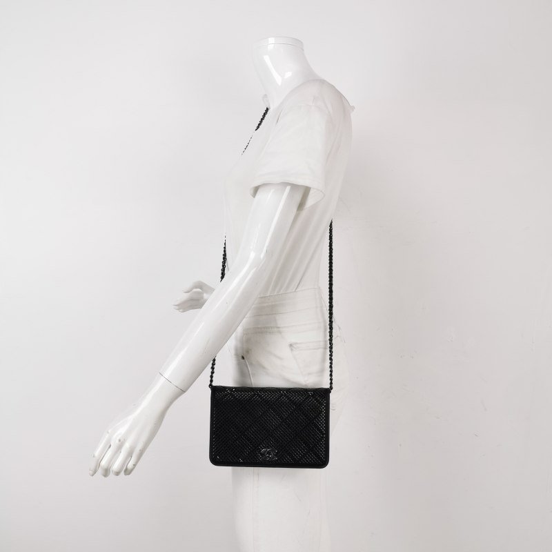 Chanel牛皮緞面純色水鑽裝飾雙C標識斜挎包單肩包 晶片款 9.8新-1