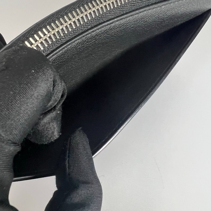 LV M62622 黑牛皮大LOGO長夾-9