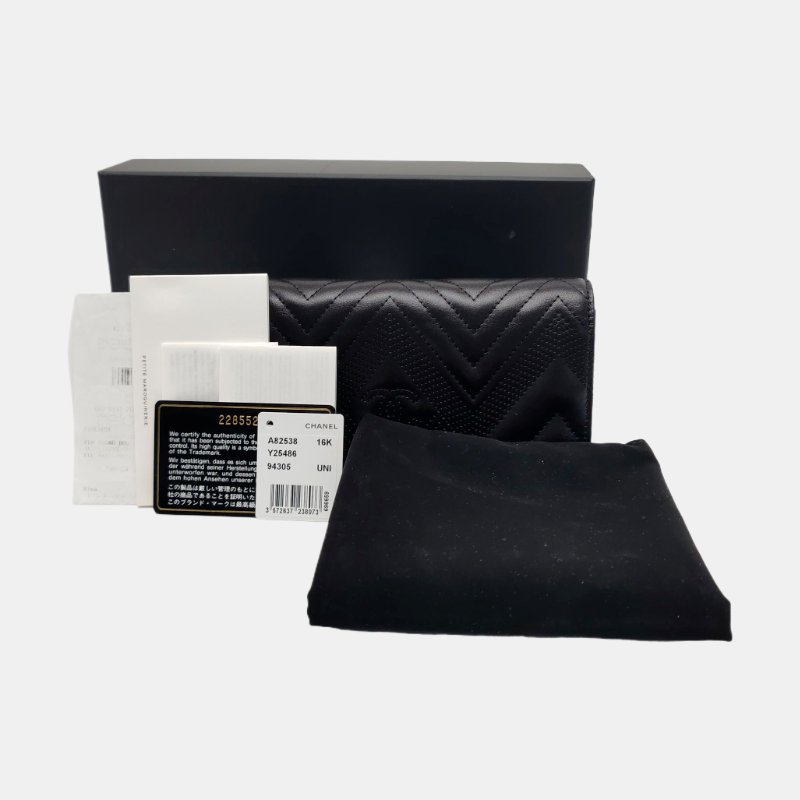 CHANEL 黑色羊皮菱格紋絎縫錢包 銀色五金 22開 配件齊全 9.9新-7