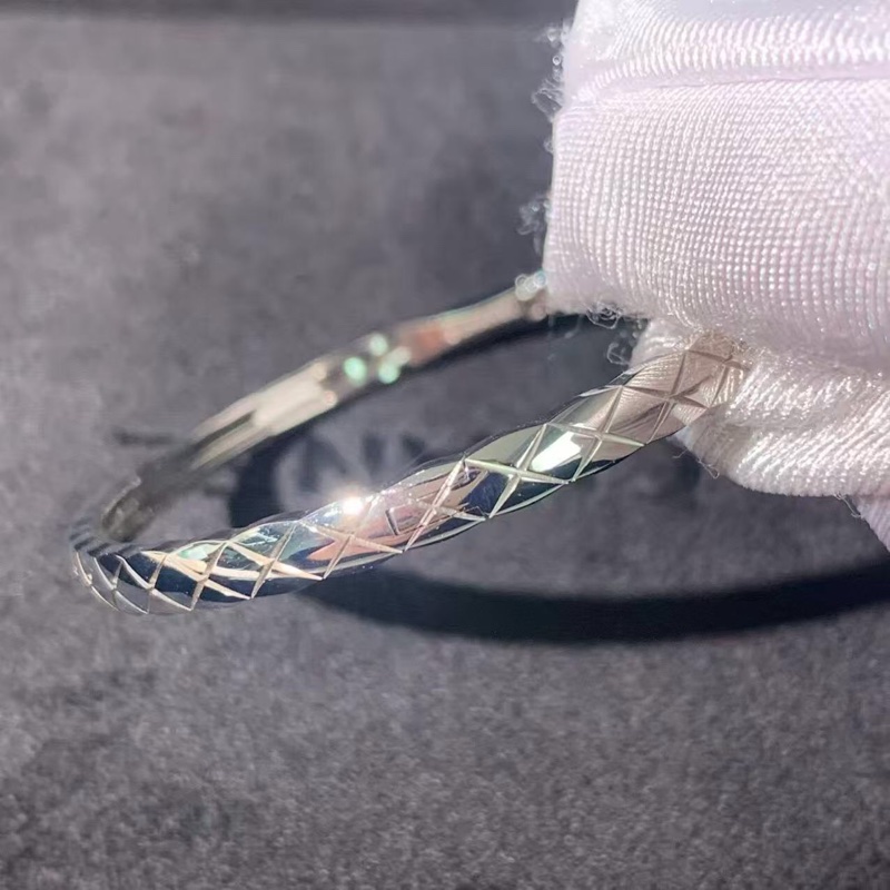 Chanel香奈兒coco crush 白金窄版菱格紋手鐲 S碼 2025購入-1