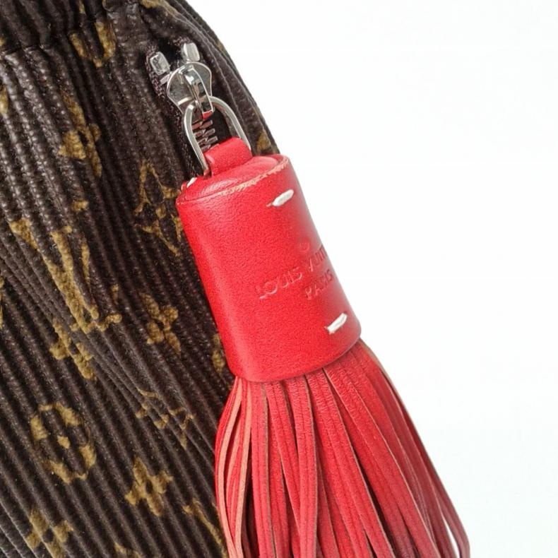 LOUIS VUITTON 老花PVC銀扣2016褶皺福袋單肩包-4