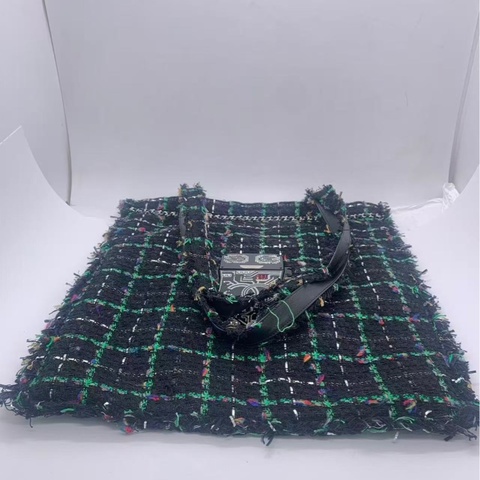 二手chanel香奈兒綠色毛呢機器人tote購物袋，沒有配件，有鐳射