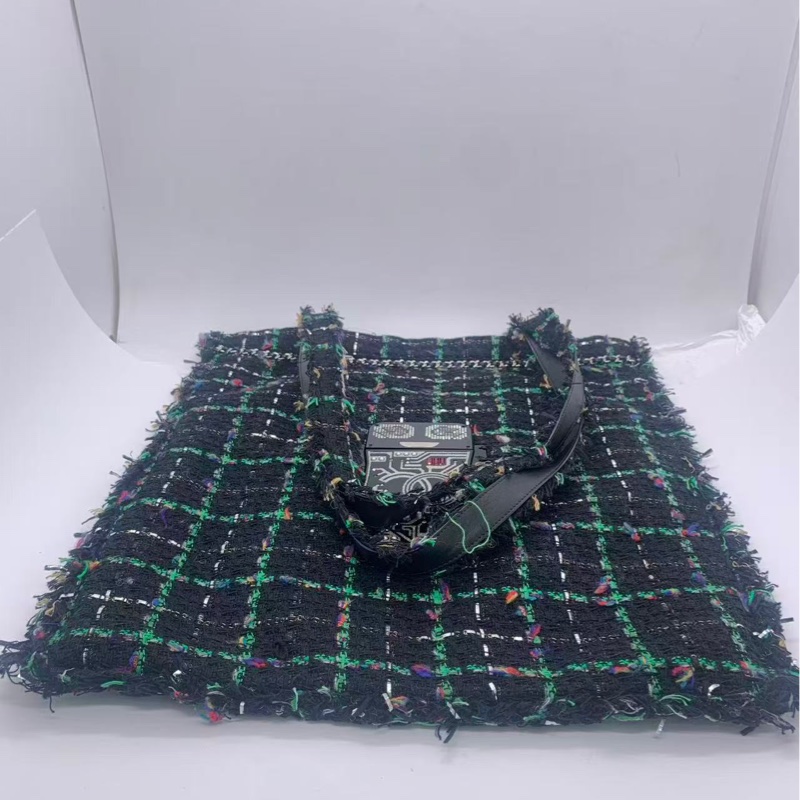 二手chanel香奈兒綠色毛呢機器人tote購物袋，沒有配件，有鐳射-0