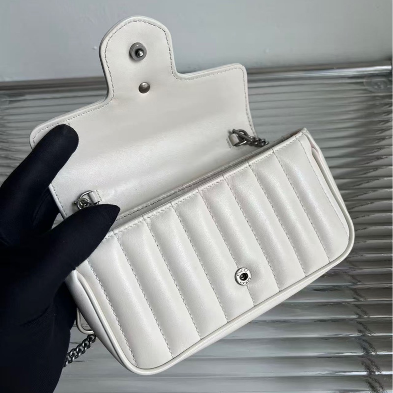🔥新到:Gucci / 古馳 迷你馬蒙 Marmont 白色新豎條斜紋鏈條 尺寸:16.5*10*4.5-7