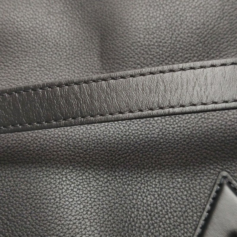 Louis Vuitton(LV)On My Side 中號牛皮拼色老花旋扣斜挎包單肩包晶片款-16