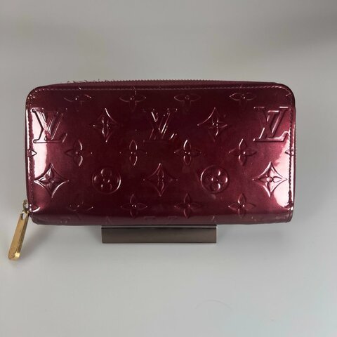 LV M91536 紅漆皮壓紋ㄇ拉長夾