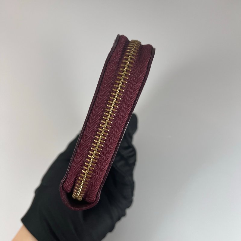 LV M91536 紅漆皮壓紋ㄇ拉長夾-2