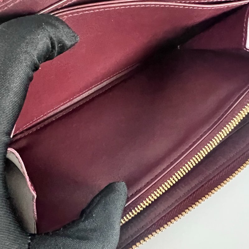 LV M91536 紅漆皮壓紋ㄇ拉長夾-7