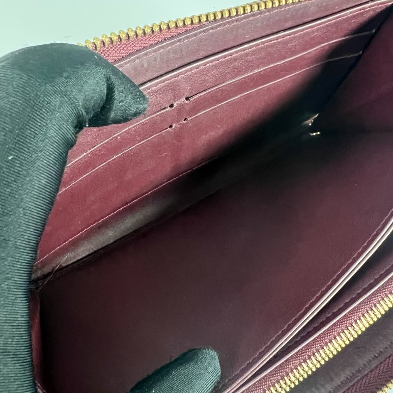 LV M91536 紅漆皮壓紋ㄇ拉長夾-9