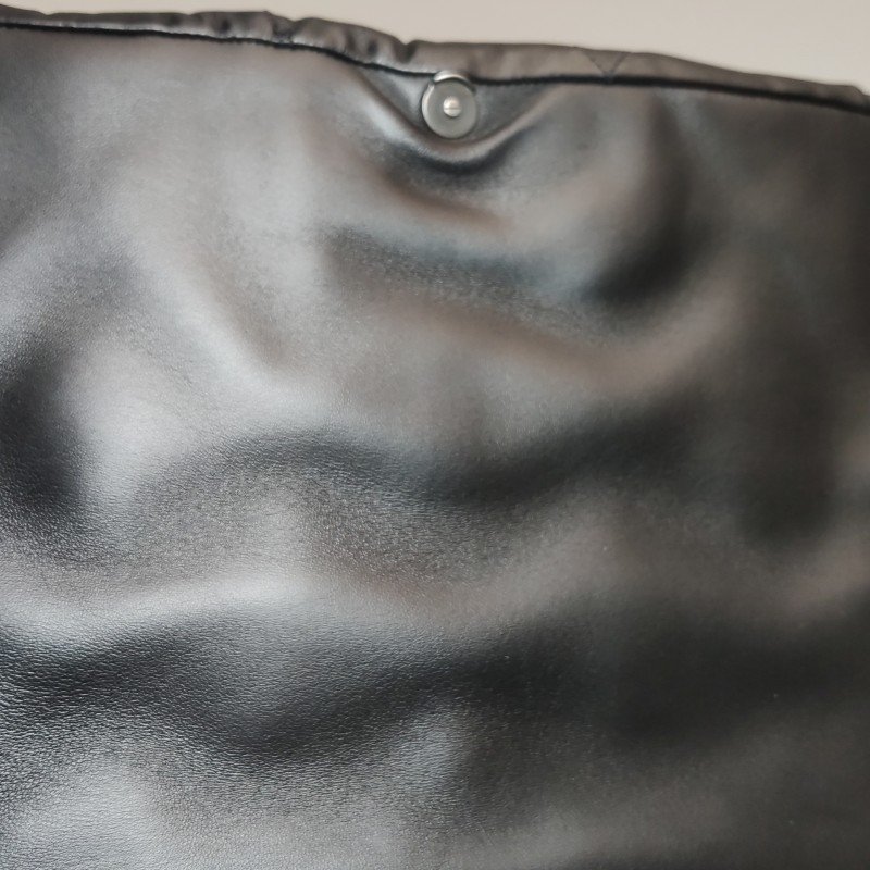 Balenciaga牛皮純色菱格絎縫B扣飾手拿包-14