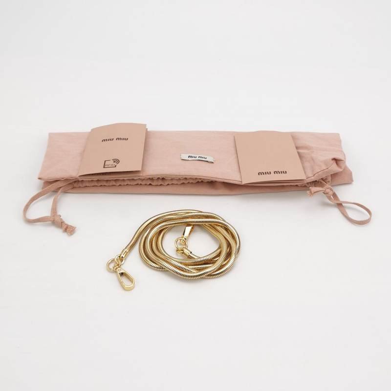 Miu Miu Belle羊皮純色字母Logo褶皺斜挎包單肩包-8