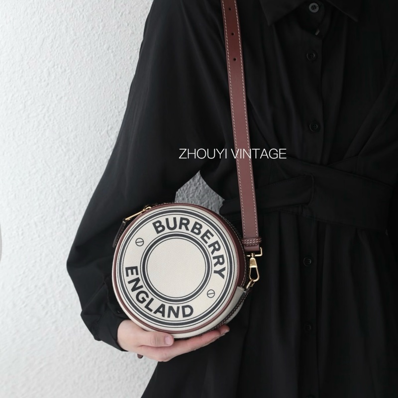 【極新🎁 好溫柔】 Burberry 巴寶莉 圓餅包 斜背包（專櫃63,000)-23