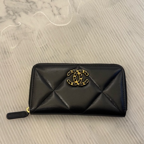 Chanel黑19ㄇ拉中夾 超好看❤️