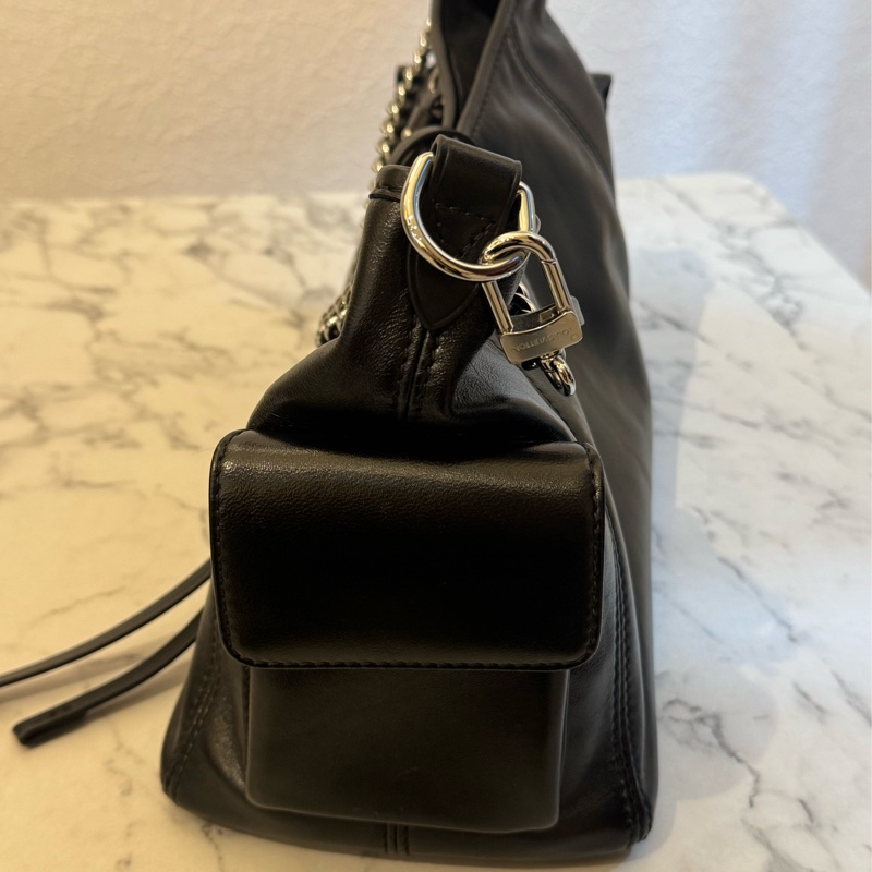 LV 黑皮革carry all pm 最搶手的黑武士😻-3