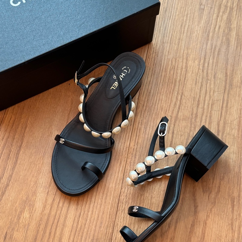 Chanel 香奈兒珍珠繫帶水鑽小logo套指低跟涼鞋-2