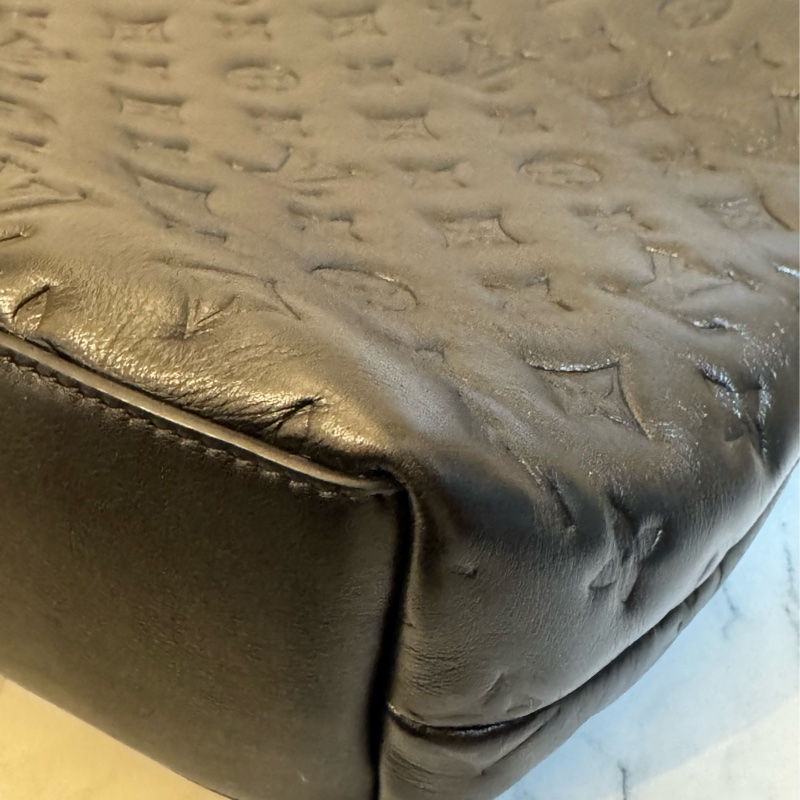 LV M12068黑壓紋 Coussin HOBO MM兩用包-8