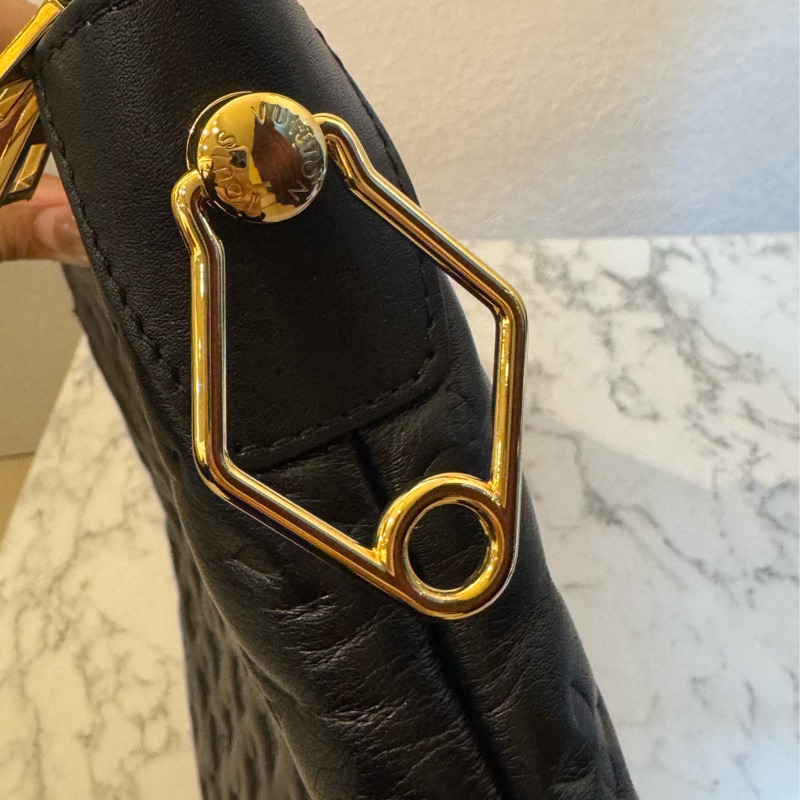 LV M12068黑壓紋 Coussin HOBO MM兩用包-14