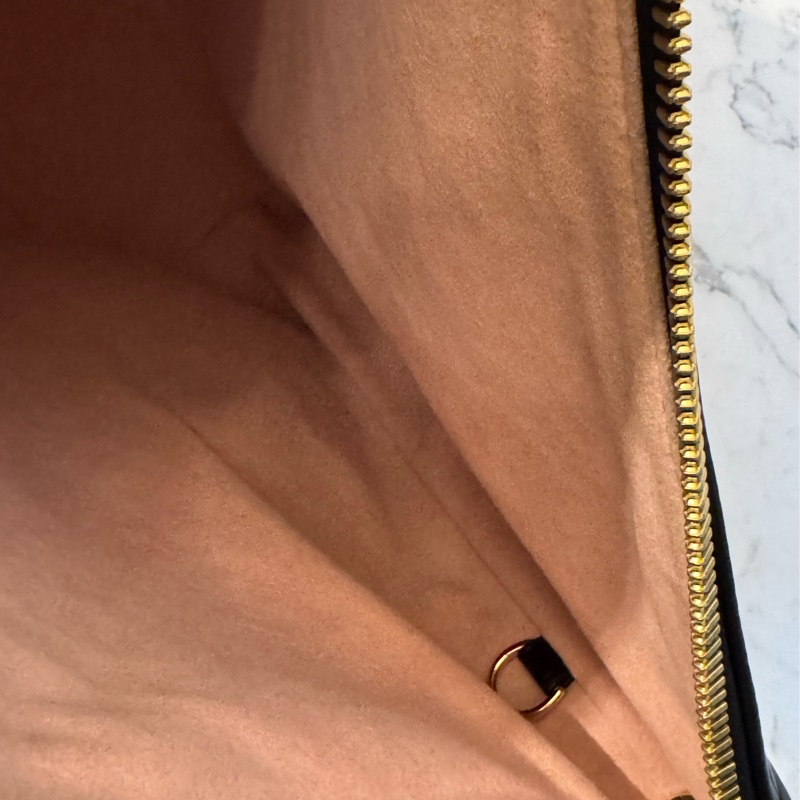 LV M12068黑壓紋 Coussin HOBO MM兩用包-21